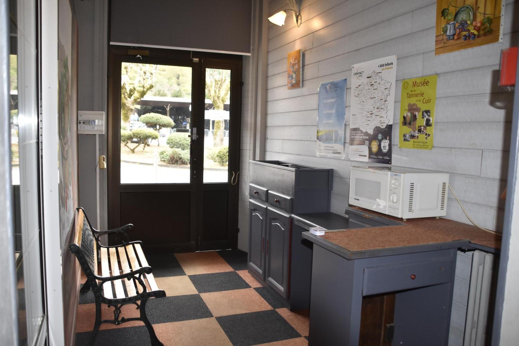 Le Rider Hotel Bort-les-Orgues Exterior foto