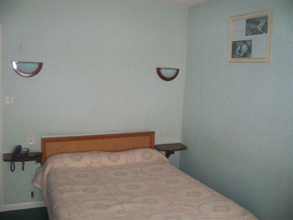 Le Rider Hotel Bort-les-Orgues Exterior foto